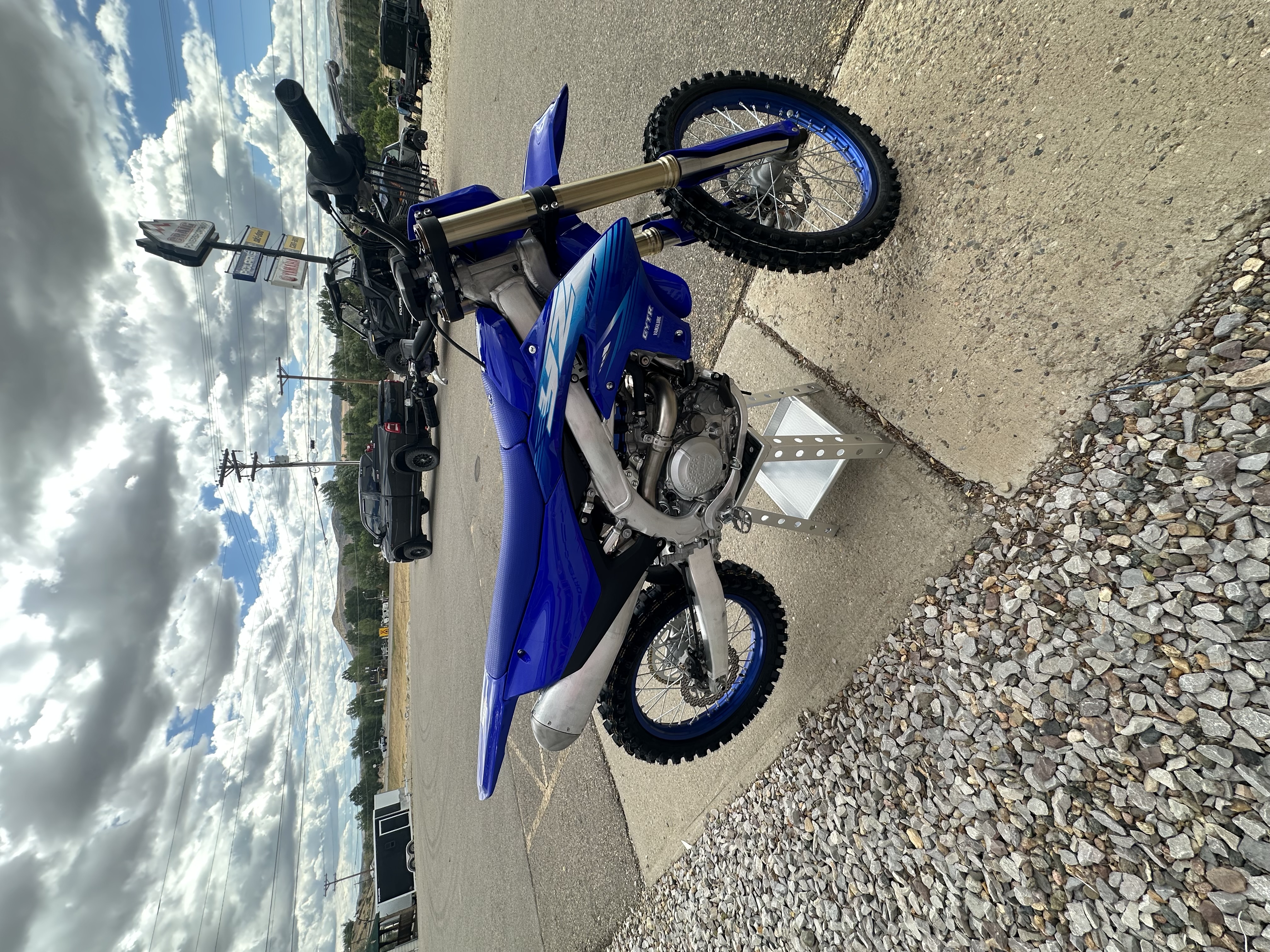 2027 YAMAHA YZ450F Dirt Motorcycle