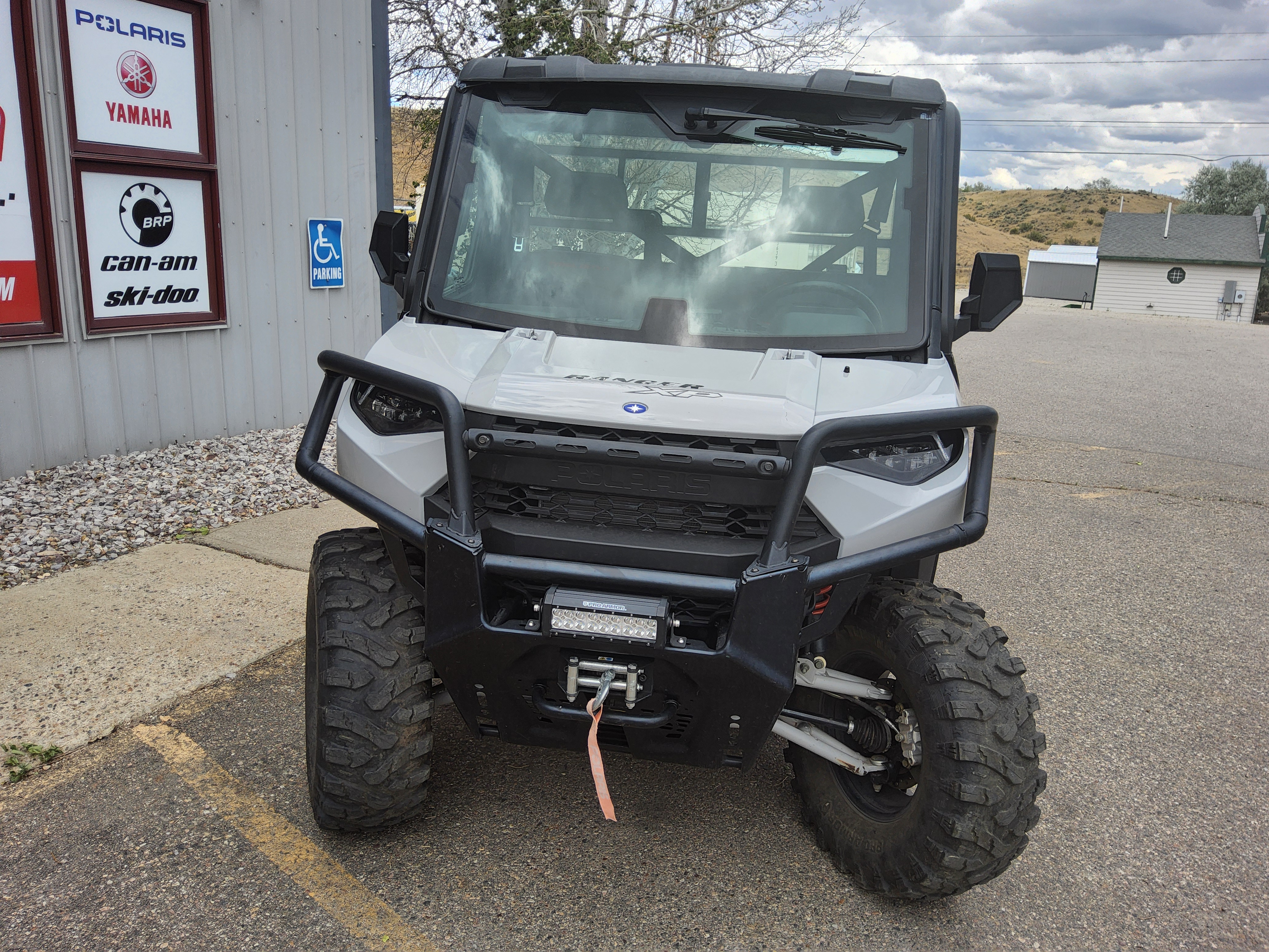 2022 POLARIS RGR XP 1000 TRAIL BOSS - GHOST GRAY Enclosed Utility