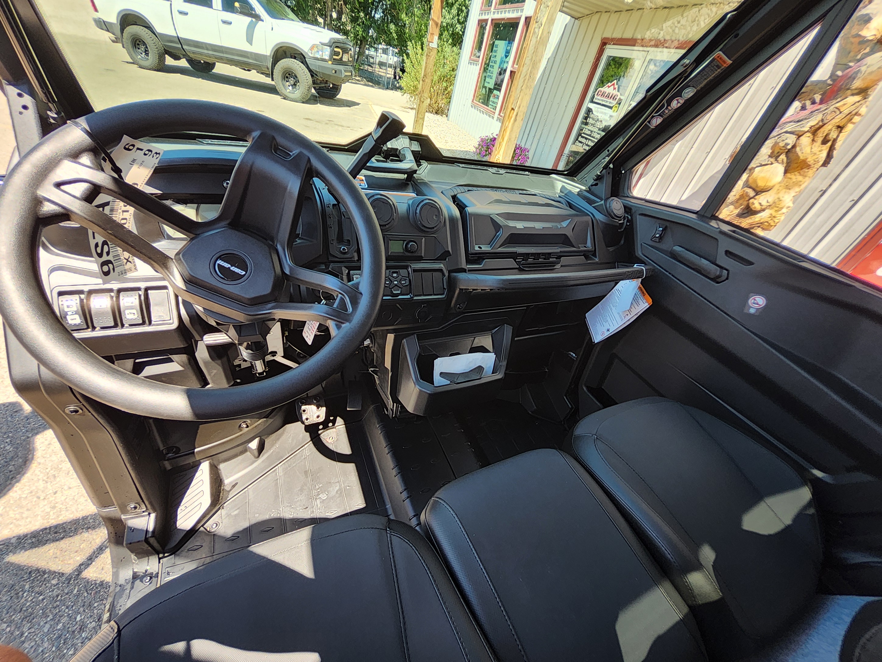2026 Can-Am SSV DEF 6X6 LTD 65 HD10 BE 26 Enclosed Utility