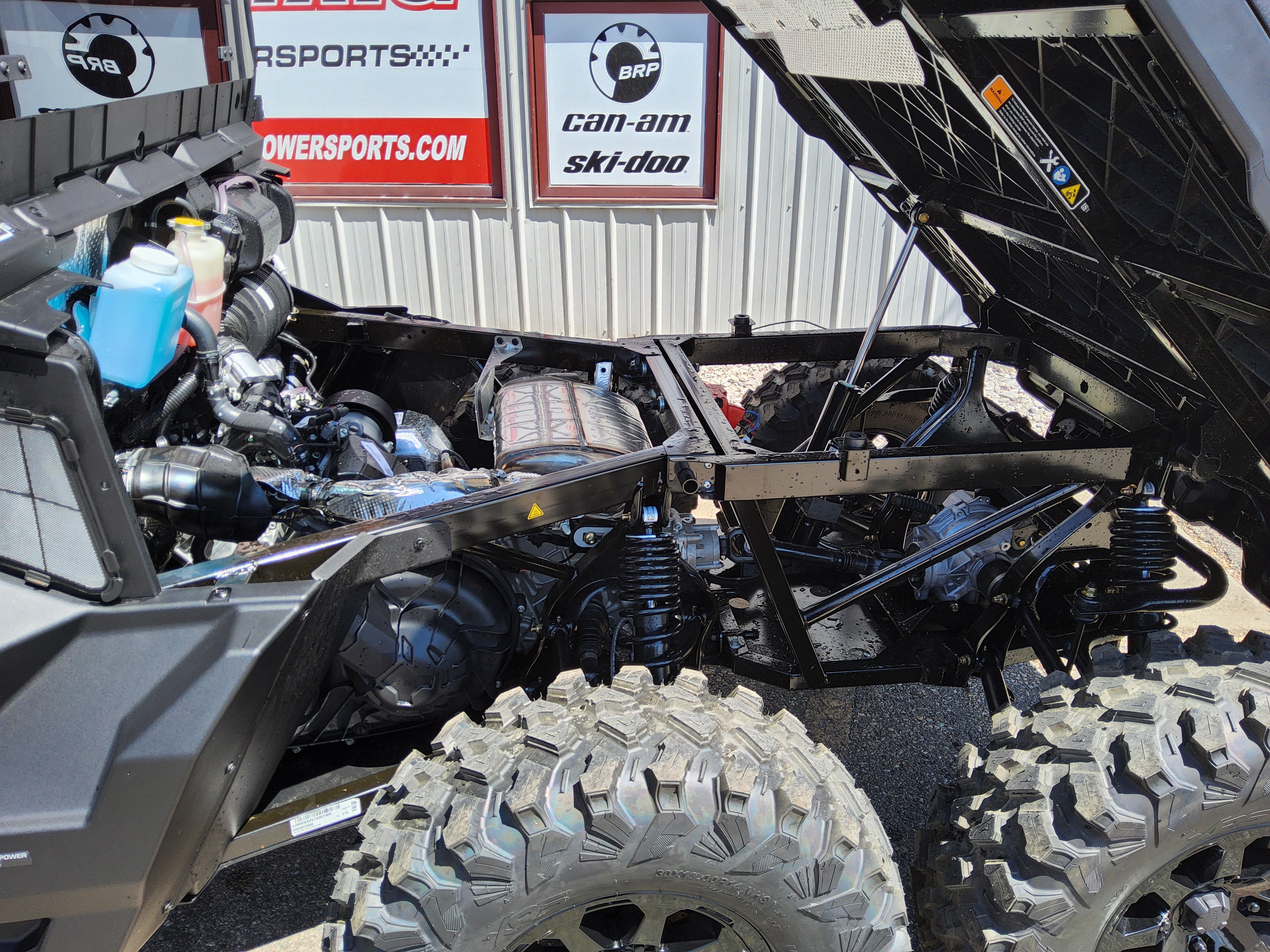 2026 Can-Am SSV DEF 6X6 LTD 65 HD10 BE 26 Enclosed Utility