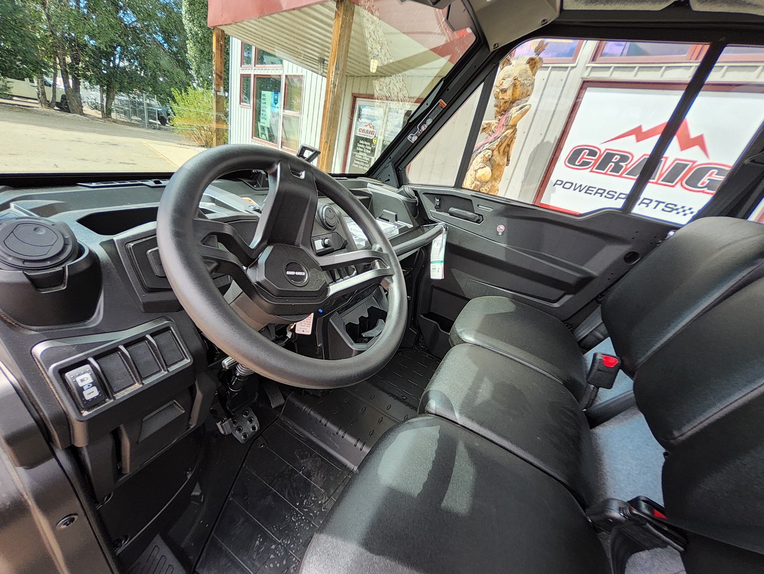 2026 Can-Am SSV DEF DPSCAB 65 HD10 GN 26 DPS_CAB Enclosed Utility