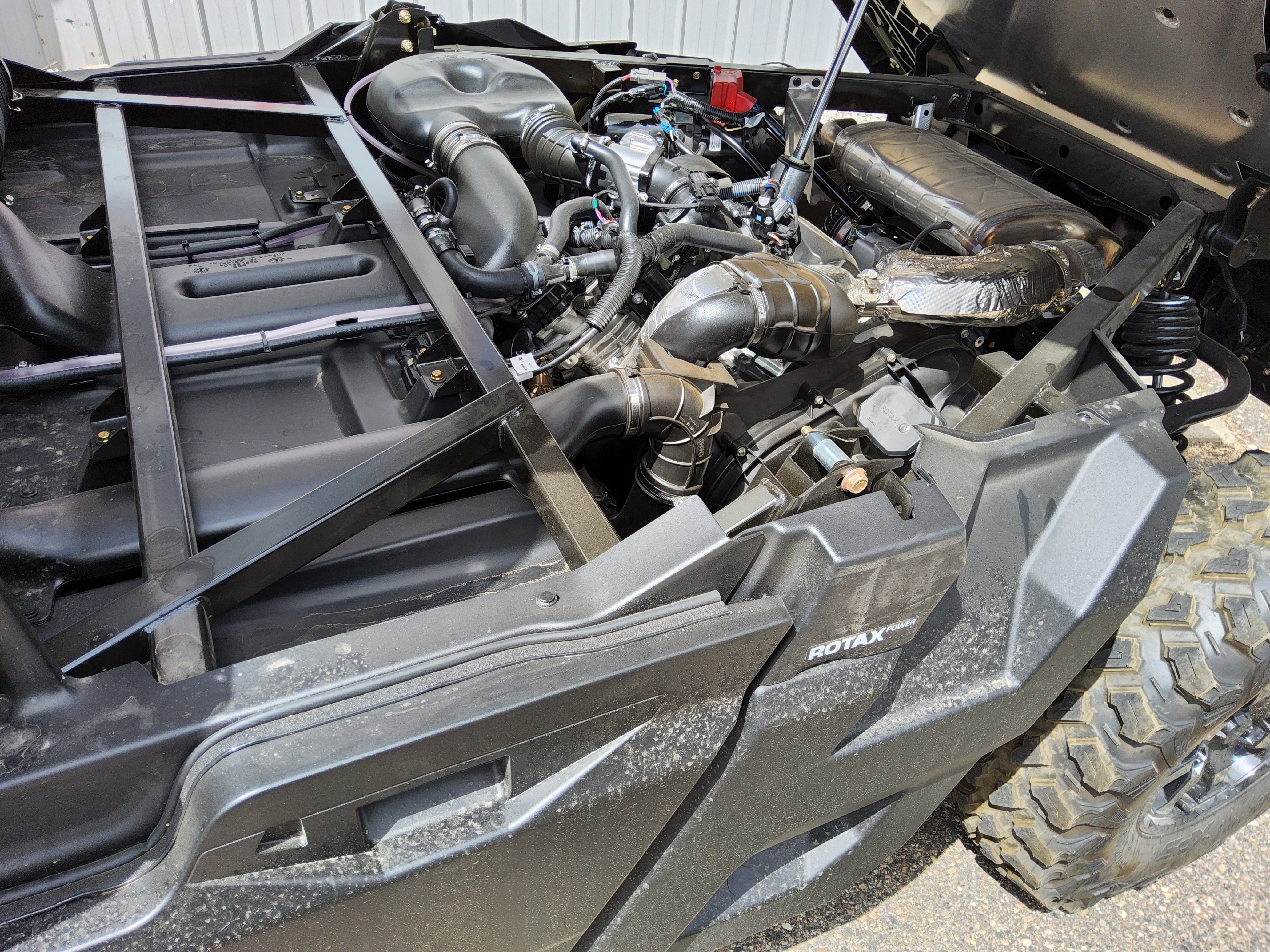 2026 Can-Am SSV DEF PRO LTD 65 HD10 BE 26 Enclosed Utility