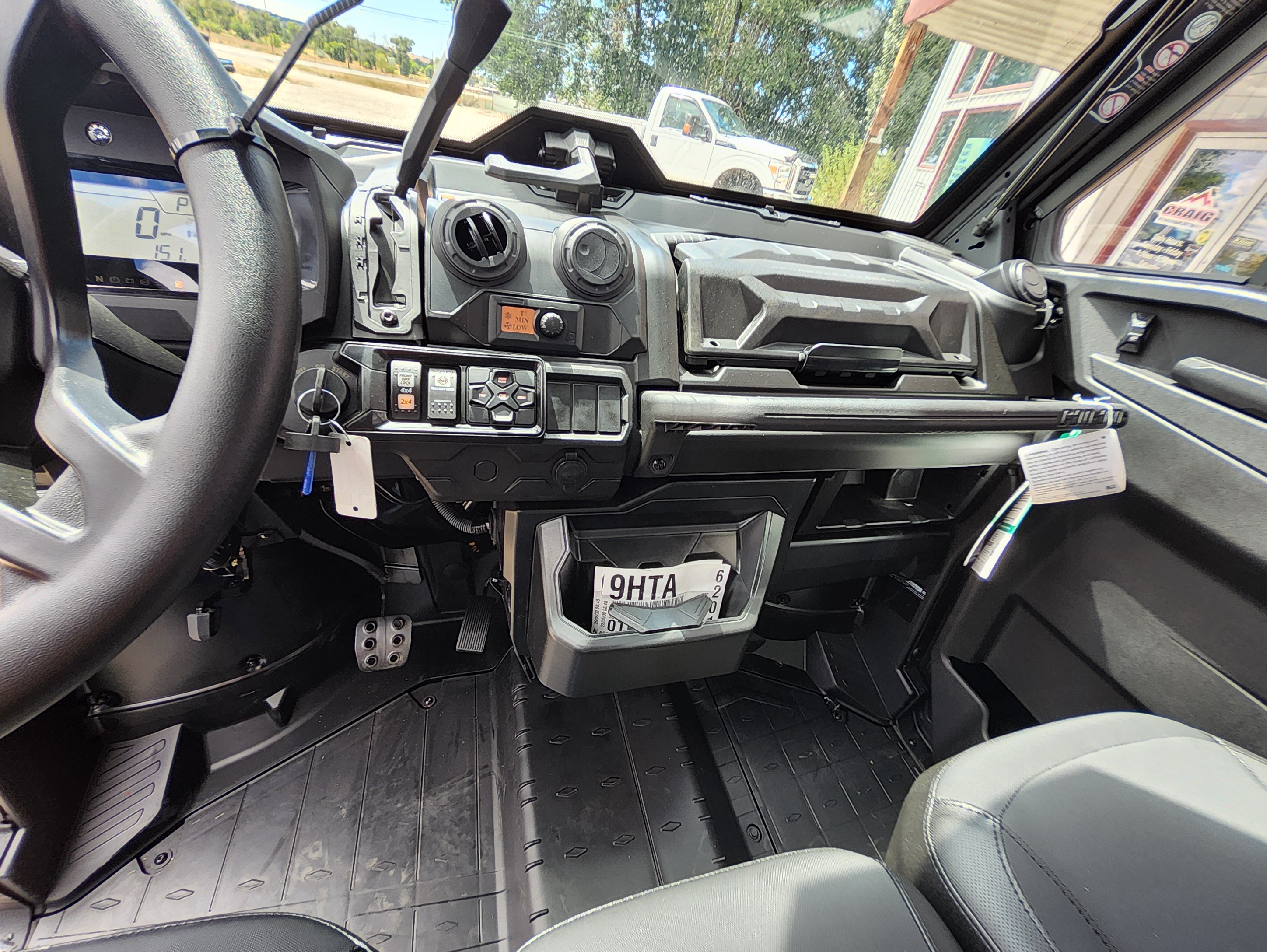 2026 Can-Am SSV DEF PRO LTD 65 HD10 BE 26 Enclosed Utility