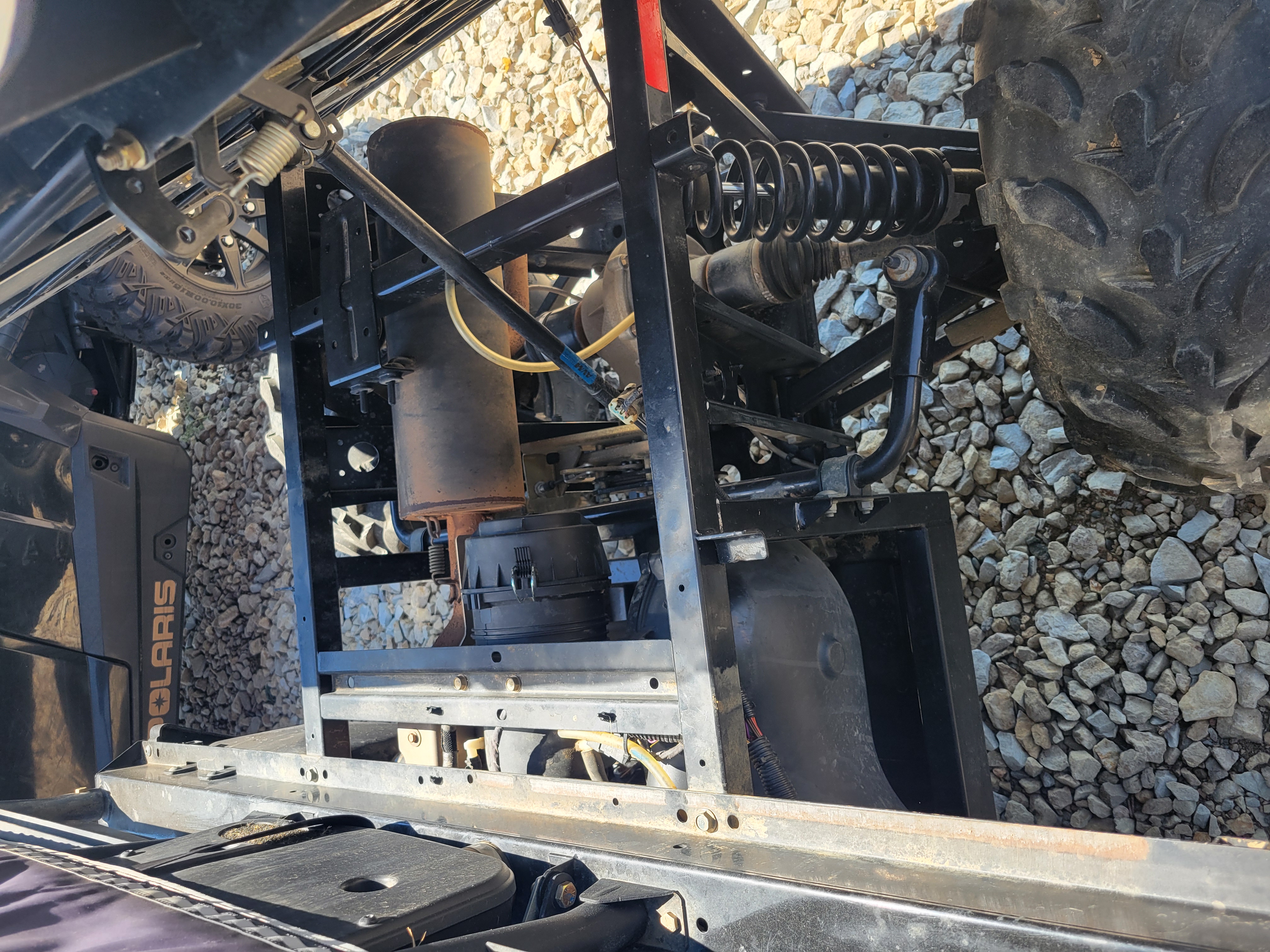 2009 POLARIS 4X4,700 EFI, SOLAR RED Utility