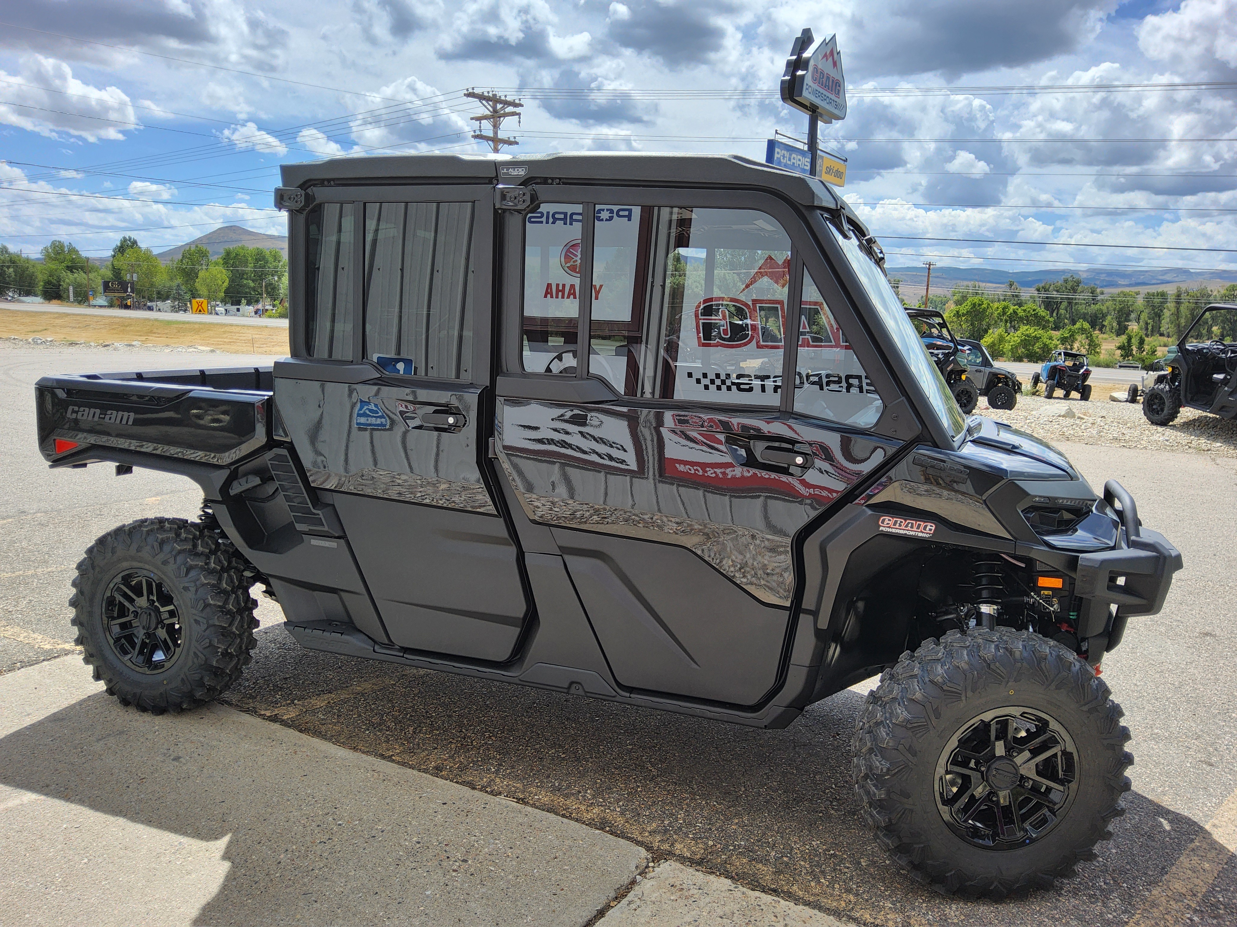2026 Can-Am SSV DEF MAX TEXCAB 65 HD11 BK HB 26 LONE_STAR_CAB Enclosed Utility