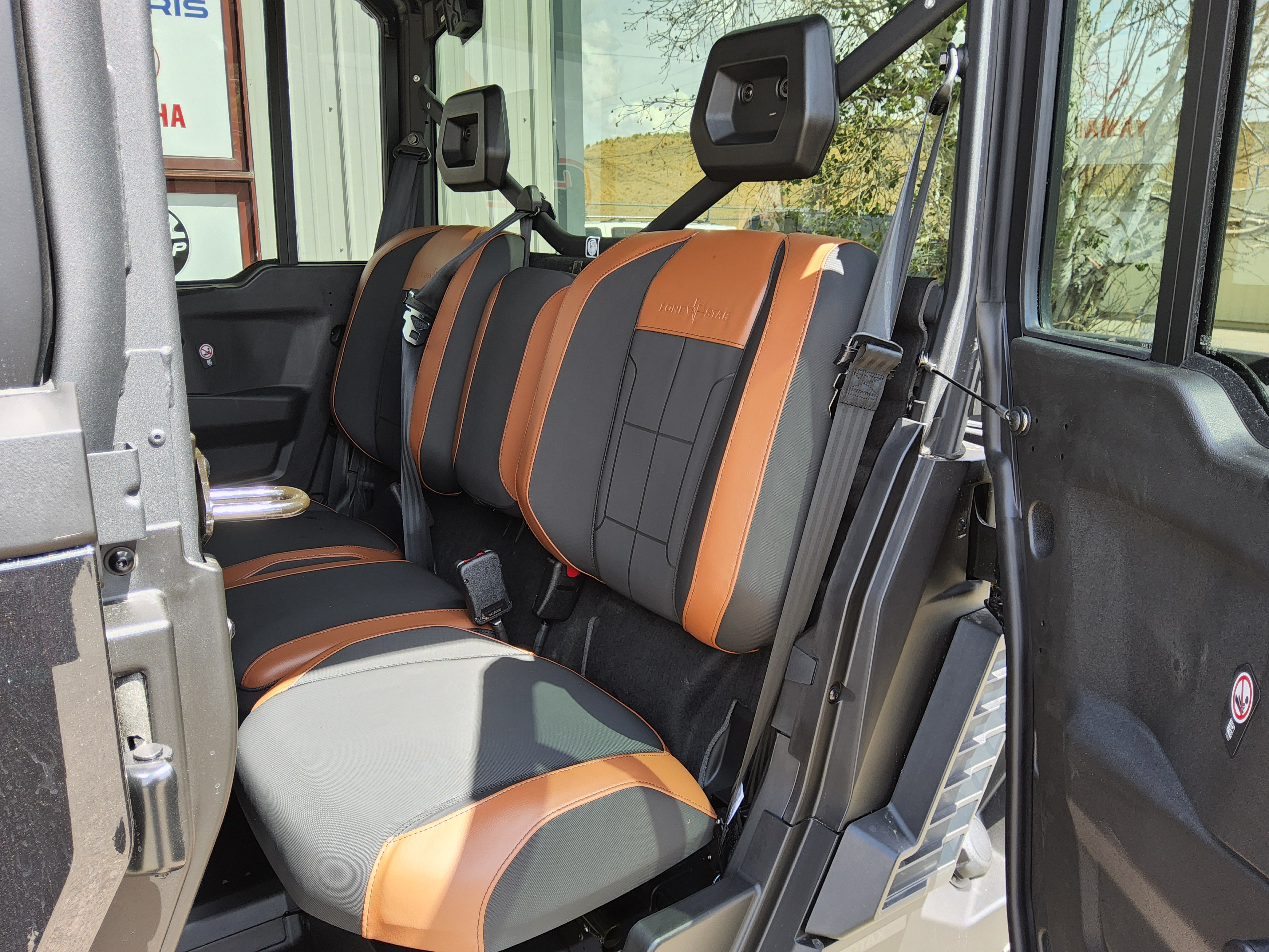 2026 Can-Am SSV DEF MAX TEXCAB 65 HD11 BK HB 26 LONE_STAR_CAB Enclosed Utility